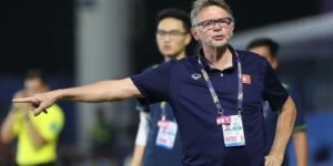 HLV Philippe Troussier: “Phù Thủy Trắng” Và Hy Vọng Mới Của Bóng Đá Việt Nam